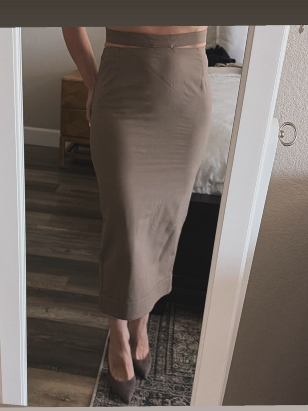 SHEIN set. Taupe High-Waist Pencil Midi Skirt and matching top - Picture 2 of 11
